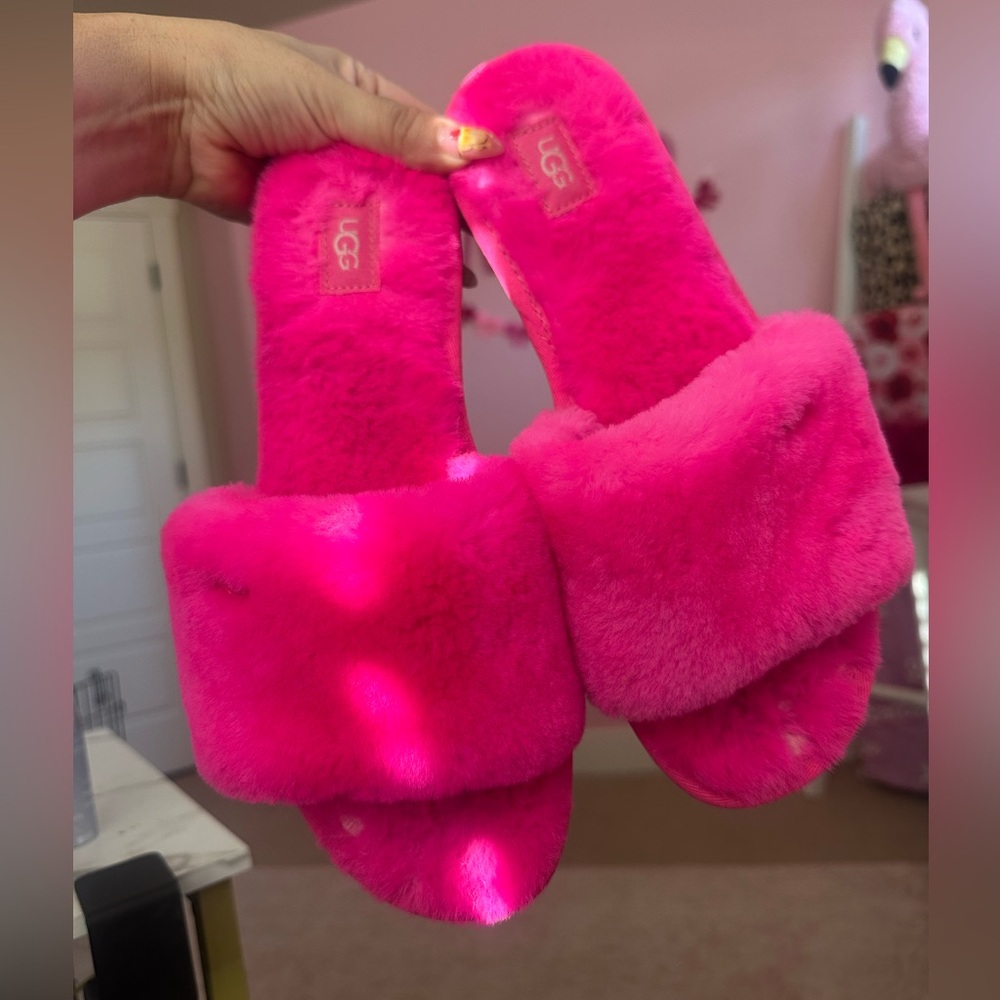 UGG Cozette Hot Pink Slippers - 9